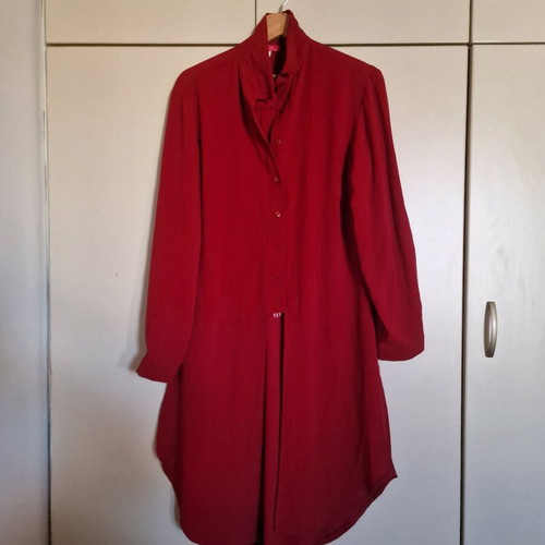 Red shirt like new, one size
