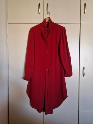 Red shirt like new, one size