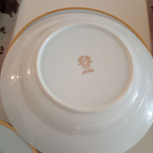 Noritake set of 26 plates and pot like new