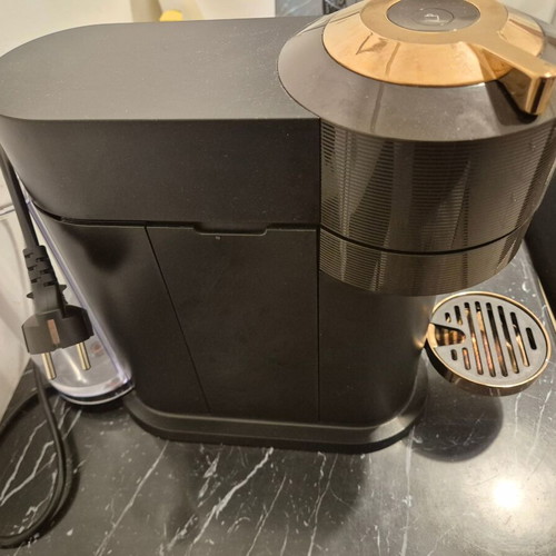 Nespresso Vertuo Next Premium coffee machine, black and rose gold