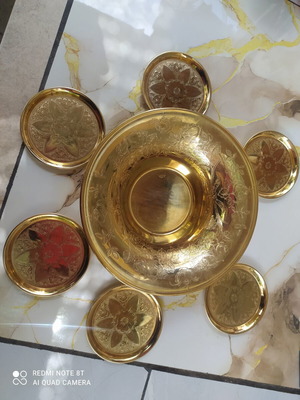Decorative set with 24K gold-plated plates used