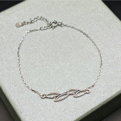 Silver bracelet new with rhodium plating and adjustable length