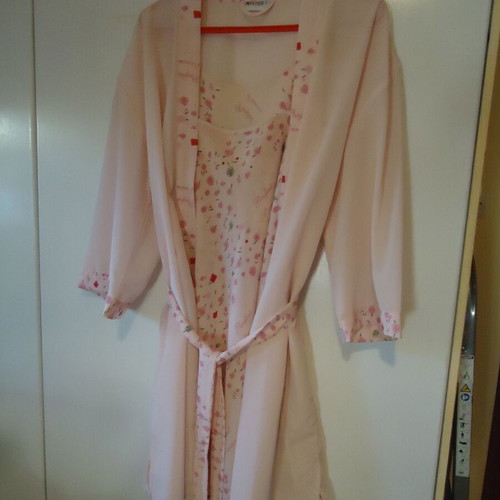 Rococo pink nightwear set with flowers, size small, like new