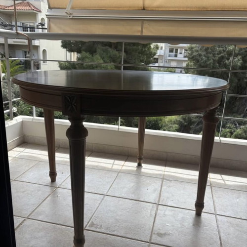 Solid wood dining table with carved decoration like new