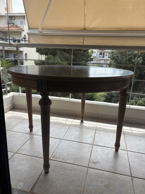 Τραπεζαρία μασίφ με σκαλιστή διακόσμηση σαν καινούργιο