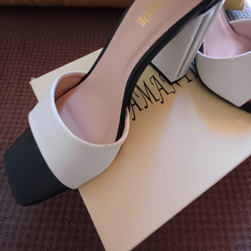 Women's black and white sandals like new, size 38, high block heel