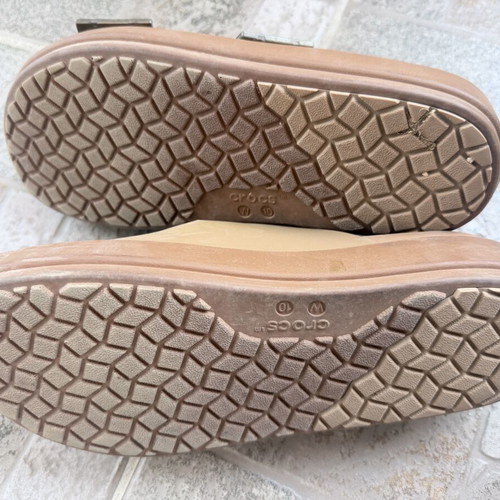 Crocs women's sandals like new, size 41/42, beige