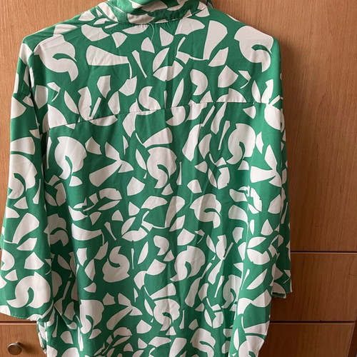 C&A Women's Shirt Large-XL like new, thin fabric, white and green