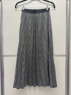 Stradivarius checked midi pleated skirt size S like new