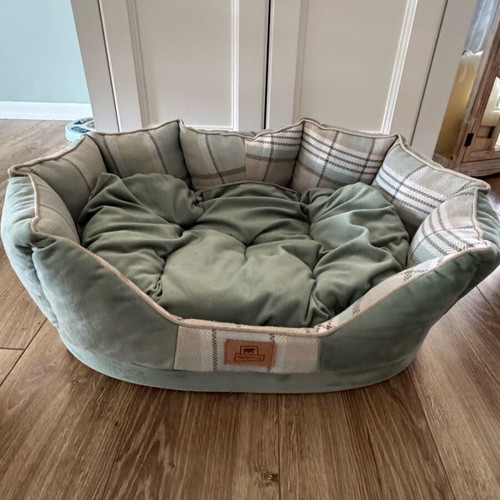 Bed for small dogs used, velour and cotton