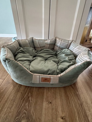Bed for small dogs used, velour and cotton