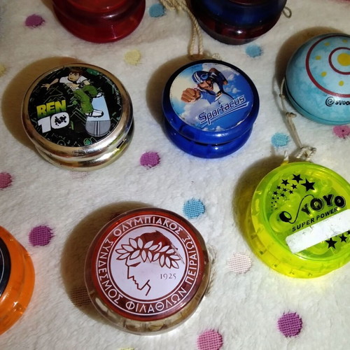 Vintage yo-yos, set of 14 pieces