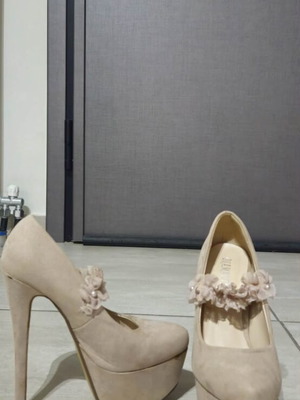 Pumps beige, like new, size 35