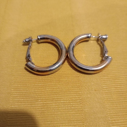 Women's earrings used, various sizes, gold and silver colors