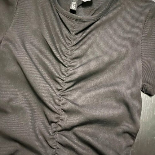 H&M black short short-sleeve dress like new with ruching