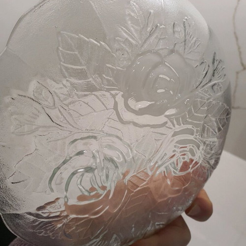 Glass plates with embossed design, like new, pack of 6
