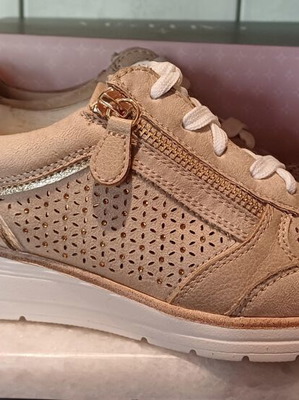 Anatomical leather sneakers size 37 beige gold like new