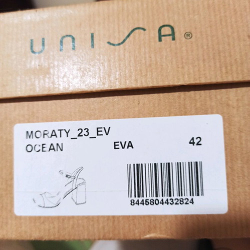 UNISA sandal No 42