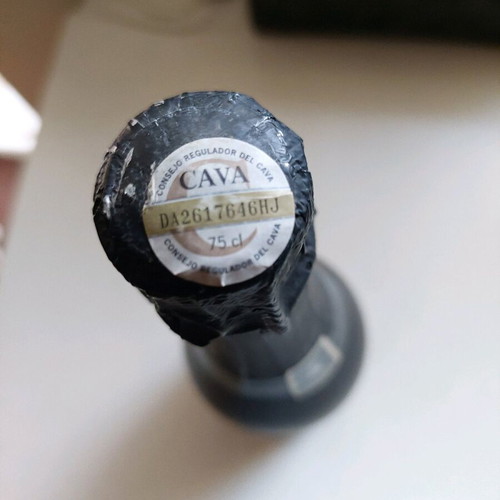 Sparkling wines new, sealed, pack of 20