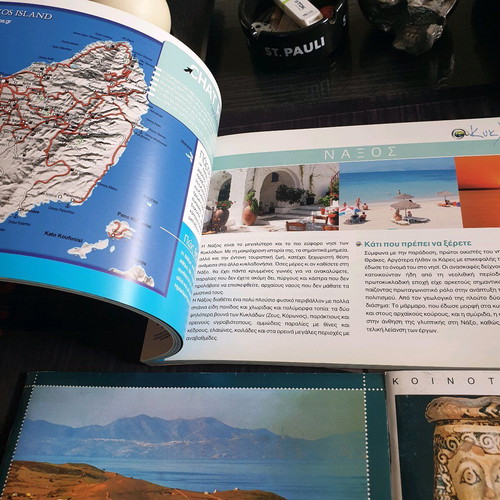 Package of Cyclades & Antiparos albums and guides like new, 3 items