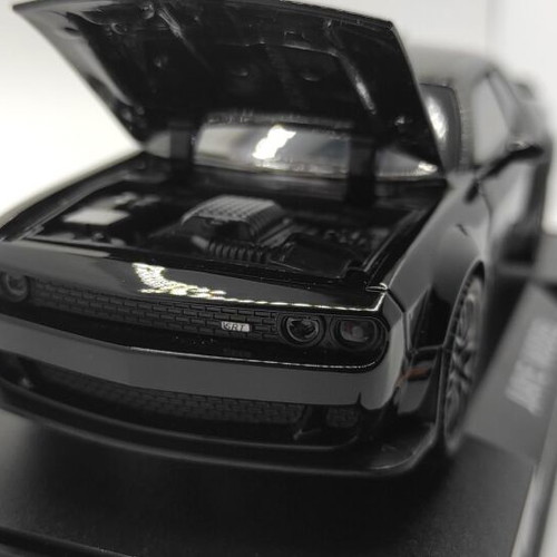 Dodge Challenger SRT Hellcat 1:32 Replica Pull Back new