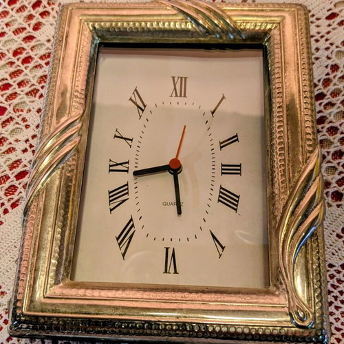 Silver-plated analog table clock like new, 16.5x13 cm
