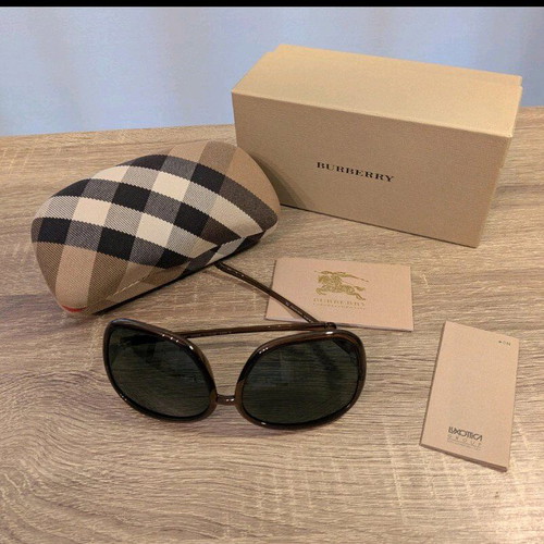 Burberry sunglasses brown like new