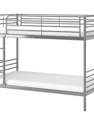 Σκελετός κουκέτας IKEA SVÄRTA με τρίτο συρόμενο κρεβάτι και στρώματα μεταχειρισμένος