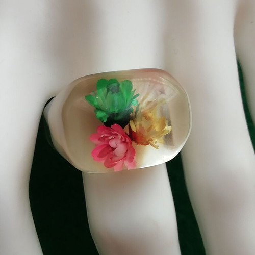Blown glass ring new with dried flowers and sand shade