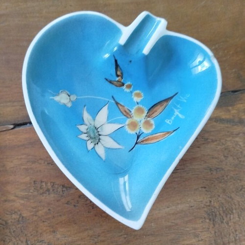 Vintage ceramic ashtray like new with hand-painted flowers