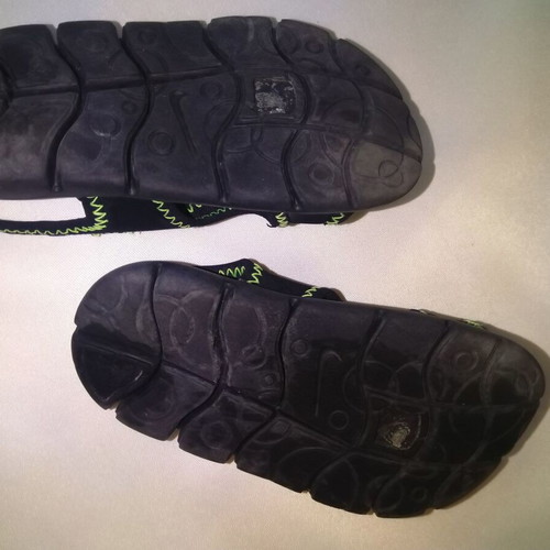 Nike shoes used for boy size 19, lightweight for first steps