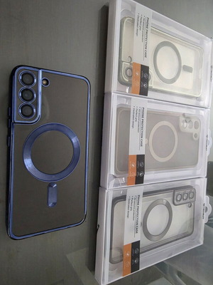 Samsung Galaxy S22+ 256GB like new, black, with 4 cases