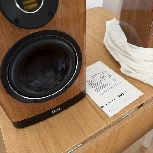 Elac Vela BS 404.2 walnut speakers used, bookshelf type