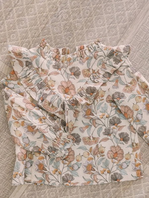 Yell-oh blouse with zipper like new, 3-4 years old, multicolored