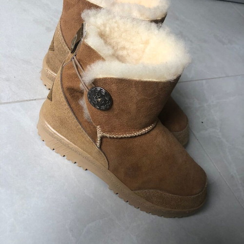 Ugg Australia boots new, size 38, beige gold