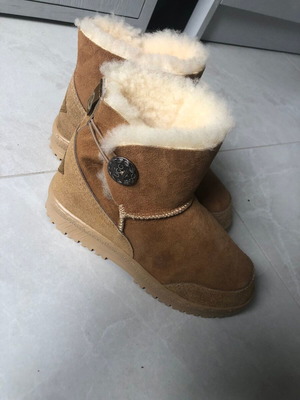 Ugg Australia boots new, size 38, beige gold