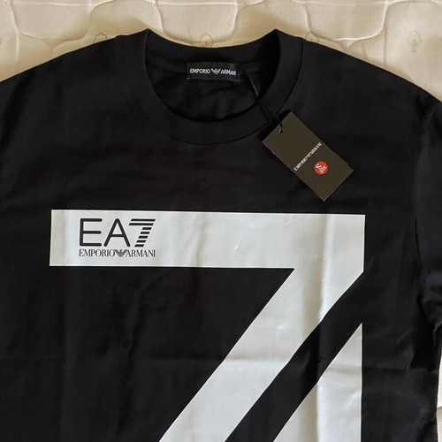 EA7 Emporio Armani T-Shirt black logo like new with tag