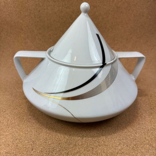 Vintage porcelain soup tureen Mitterteich Bavaria 22cm used