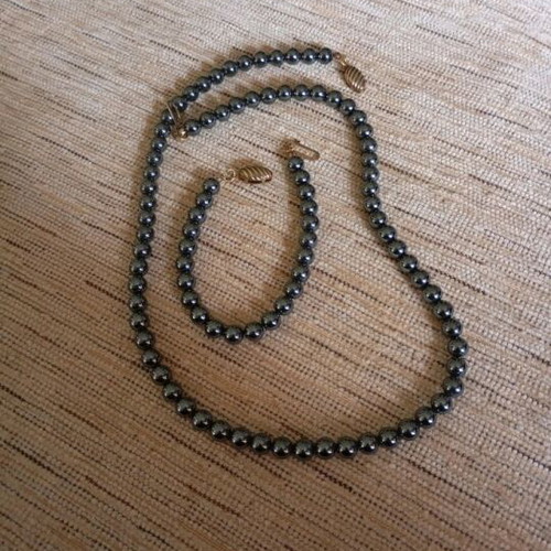 Necklace and bracelet set like new