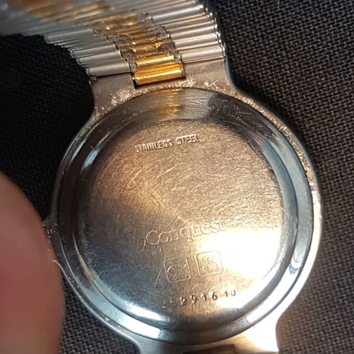 Longines Conquest V.H.P quartz used, gold and silver