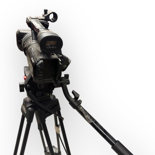 Sony 3cmos Carl Zeiss hdv 1080i mini DV used with tripod