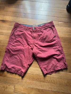 Explorer Chino Shorts burgundy, like new
