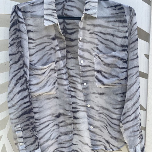 Animal Print Women Shirt like new, size S, polyester chiffon