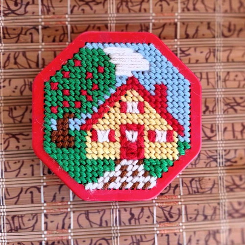 Small handmade embroidery house 15×15