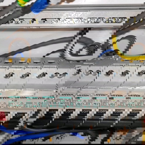 Ηλεκτρολογικός πίνακας καινούργιος μονοφασικός με σύστημα πυρόσβεσης