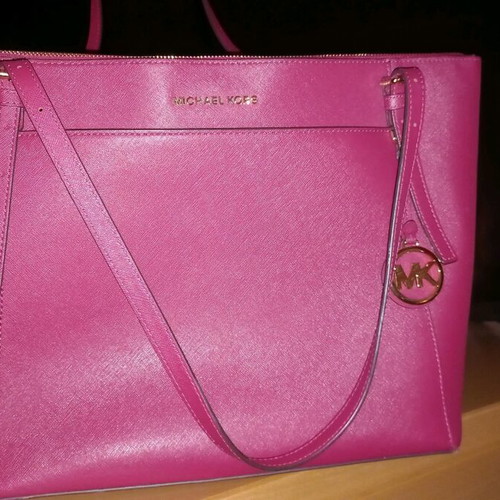 Michael Kors leather shoulder bag cherry color like new