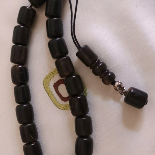 Worry beads bull horn black used, barrel shape