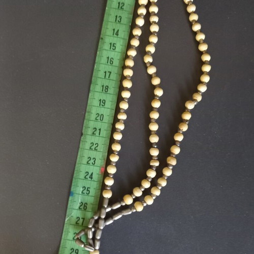 Necklace with three short rows like new, beige and silver