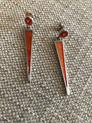 Silver earrings like new with orange filling