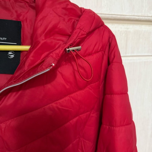 Stradivarius padded jacket red like new, size L